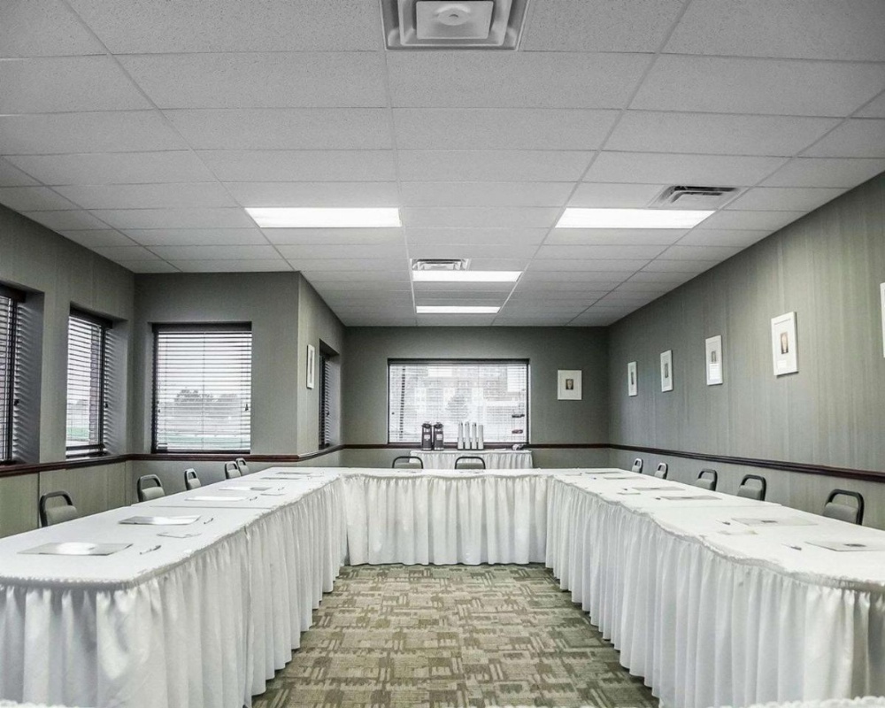 Comfort Inn Laval Image 11